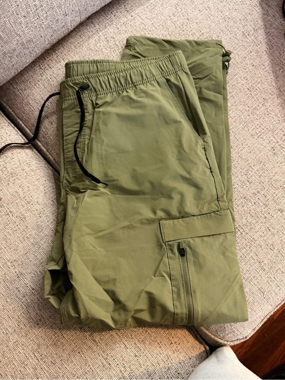 2 GAP Men's Olive and blue Cargo Jogger Excellent conditionPants with Zip Pocket